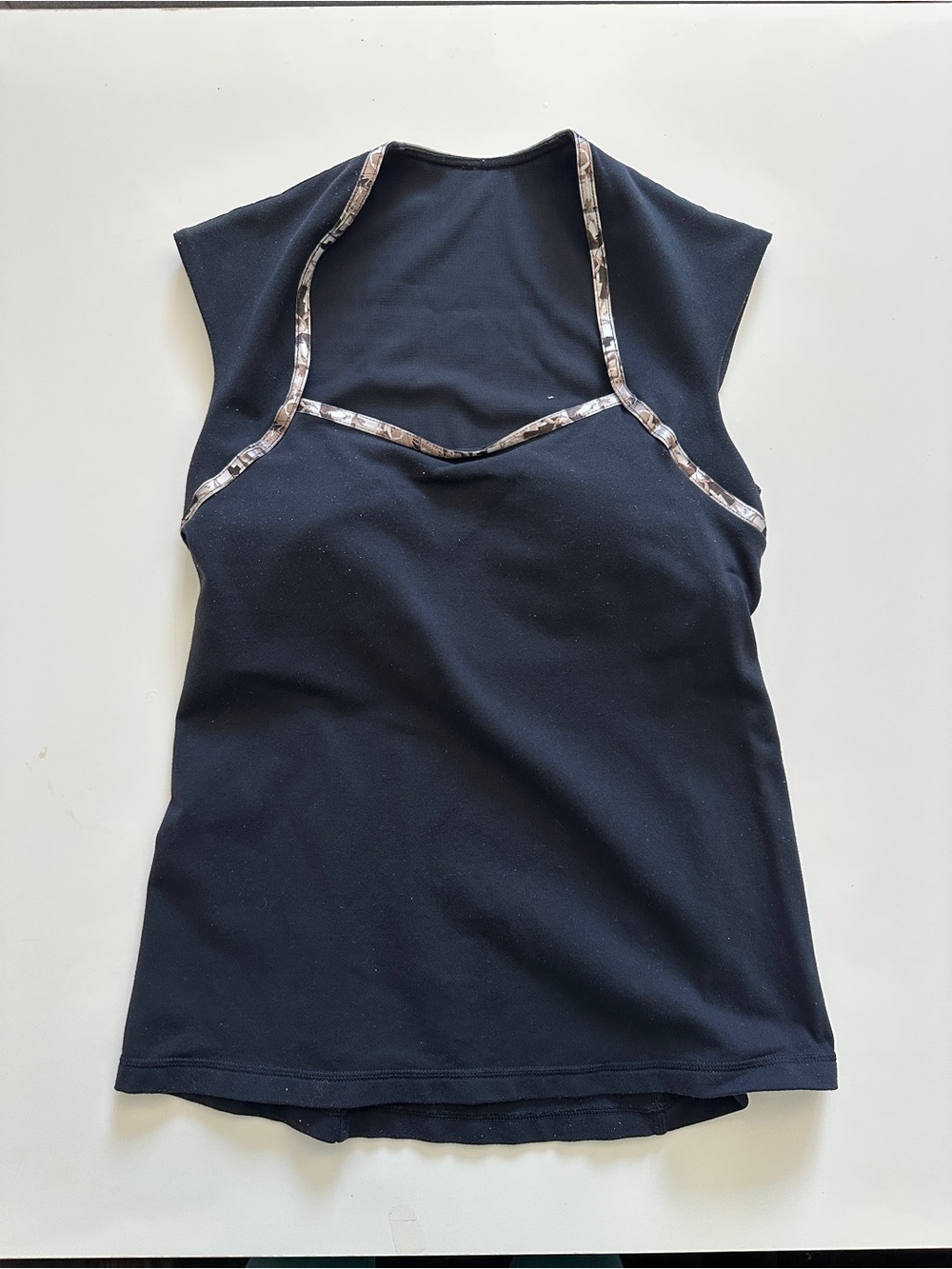 Lululemon Black Women's Sleeveless Tank Top with Contrast Trim 8